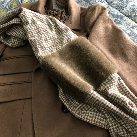 Winter dress coat and matching scarf - Picture 4 of 4